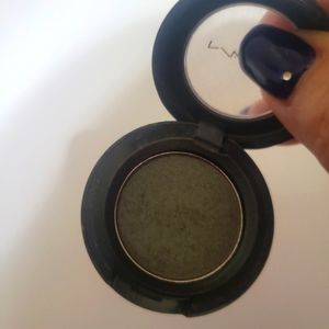 MAC eyeshadow in color Club. Discontinued. Rare.
